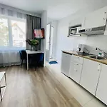 Lägenhet Smart Apartments - Apartamenty Z Pieknym Ogrodem I Sniadaniami Ustronie Morskie *