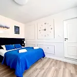 Apartamento Smart Apartments - Apartamenty Z Pieknym Ogrodem I Sniadaniami Ustronie Morskie