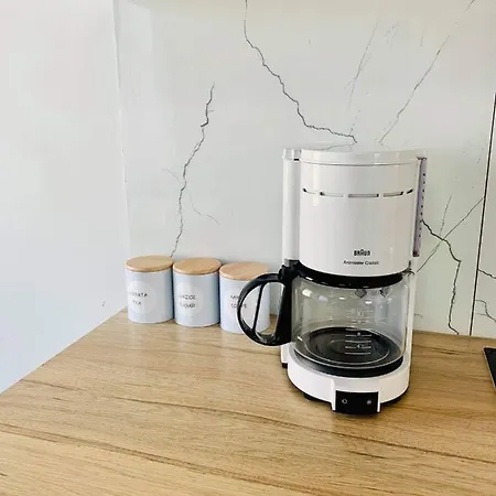 Lägenhet Smart - Z Pieknym Ogrodem I Sniadaniami