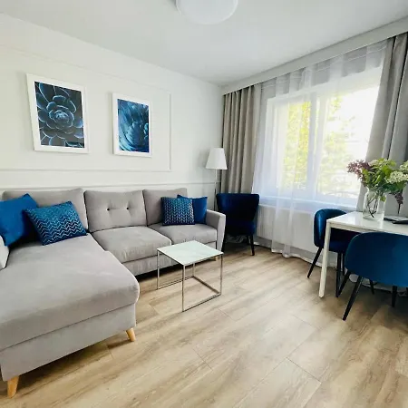 Lägenhet Smart - Z Pieknym Ogrodem I Sniadaniami
