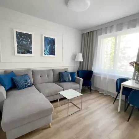 Lägenhet Smart - Z Pieknym Ogrodem I Sniadaniami *
