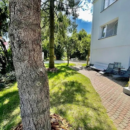 Lägenhet Smart - Z Pieknym Ogrodem I Sniadaniami *
