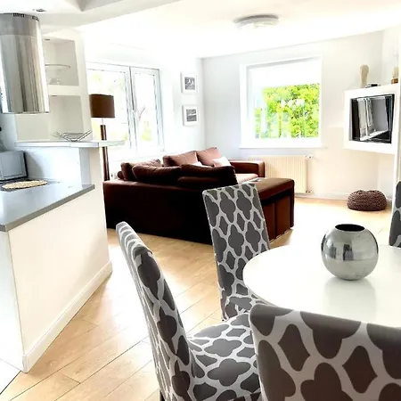 Smart * 尤斯托尼莫斯基